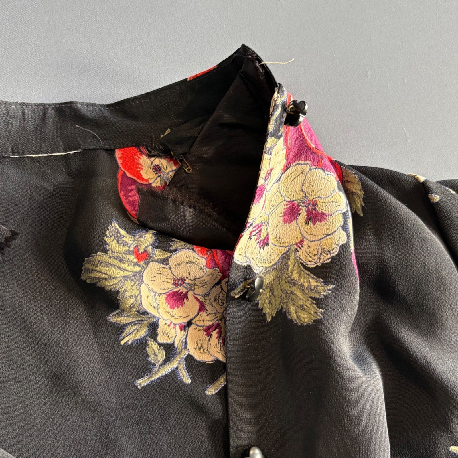Vintage Asian Skirt Suit | Sz 4 | 100% Silk Floral Cheongsam Hostess – 1970s 80s