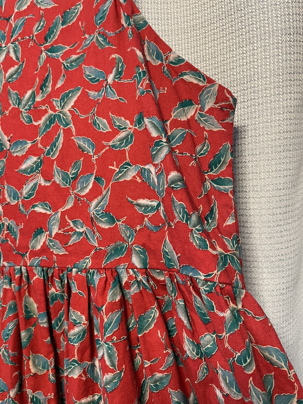 Vtg Dogwood Lane Dress S Holiday Red Green Leaves Fun Ceramic Buttons Festive