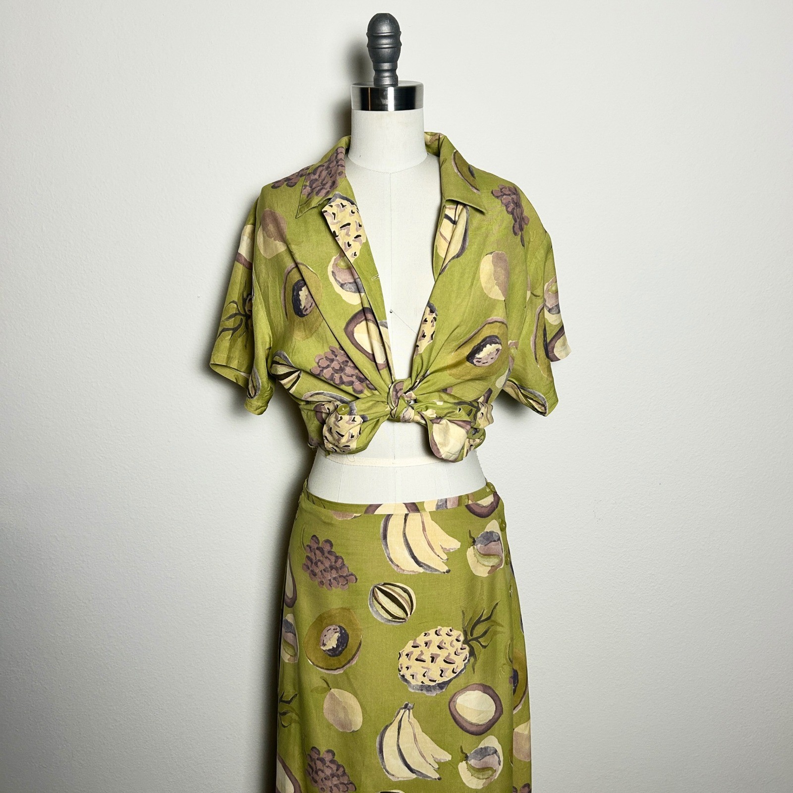 VTG Picante Fruit 100% Silk Camp Cropped Button Shirt Tropical Lime Chartreuse M
