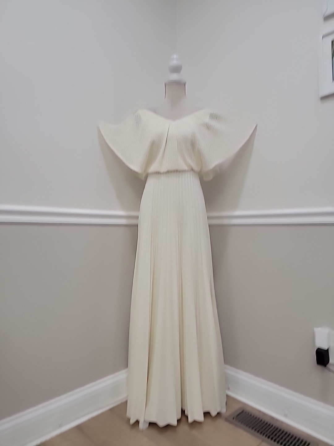 VTG HOSTESS/Ivory/Empire Waist/PLEATED/Wedding Beach DRESS/Cape Sleeve