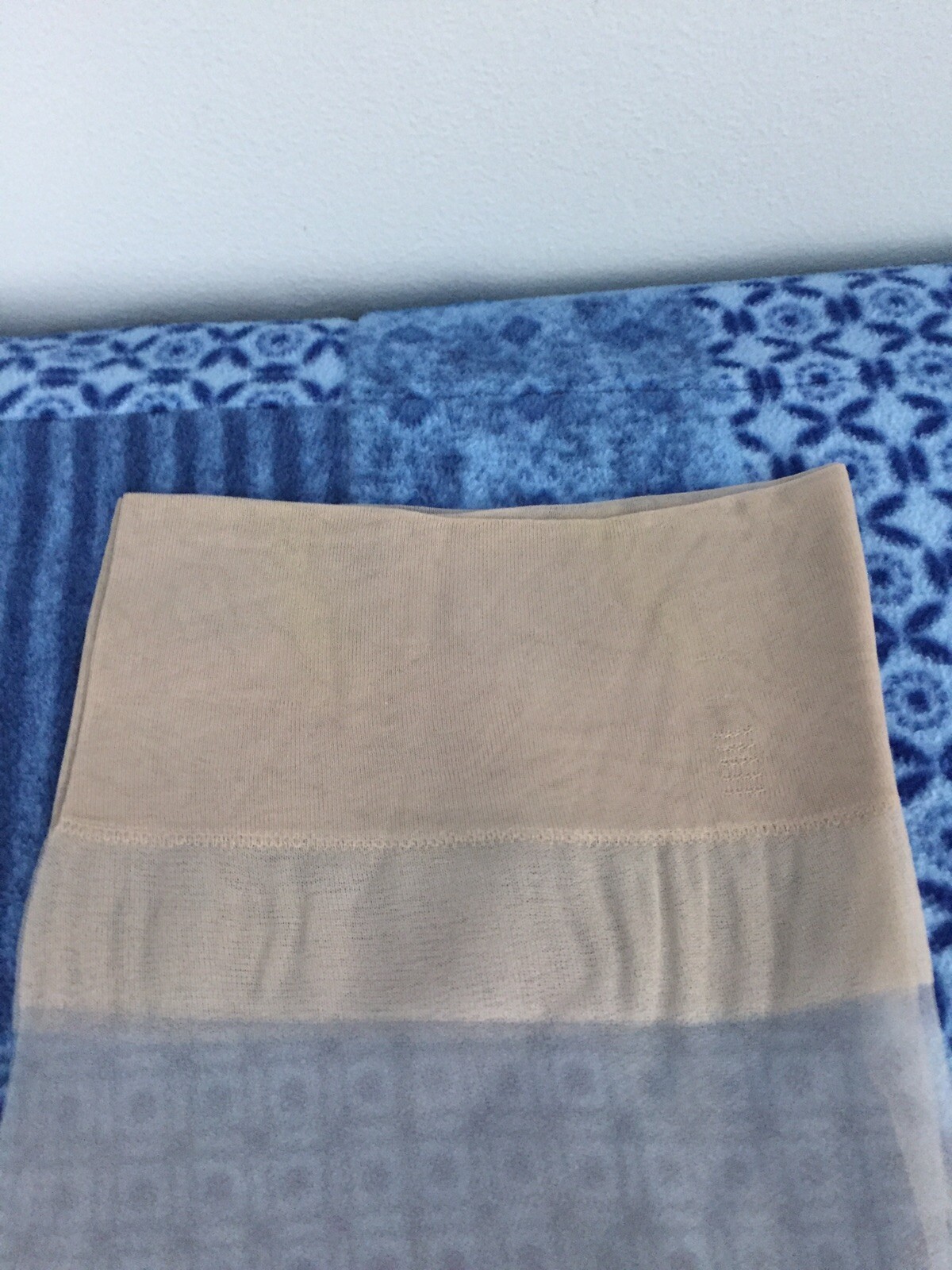 5 Pair Vintage Boxed Exquisite garter stockings Mesh 9 1/2 Light Grey