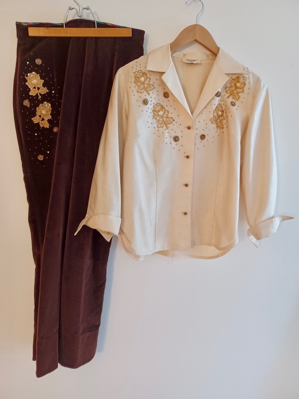 Vintage 60s Malbe Original 2 Pc Size 12 Appliqué Shirt and Slim Ankle Pant Suit