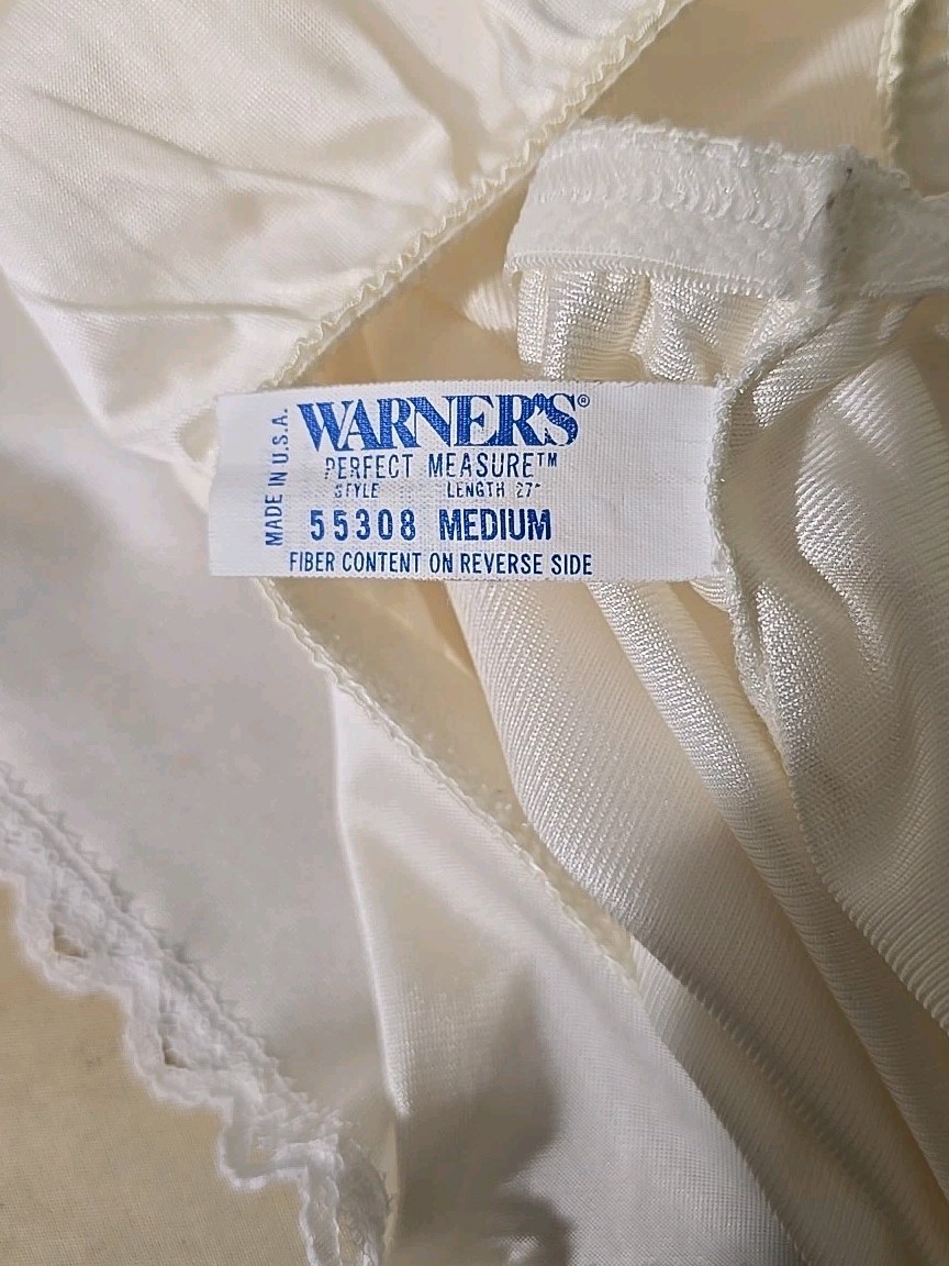 Nylon Half Slip Warner’s Perfect Measure Ivory Nylon Waist 25″-32″ Length 27″