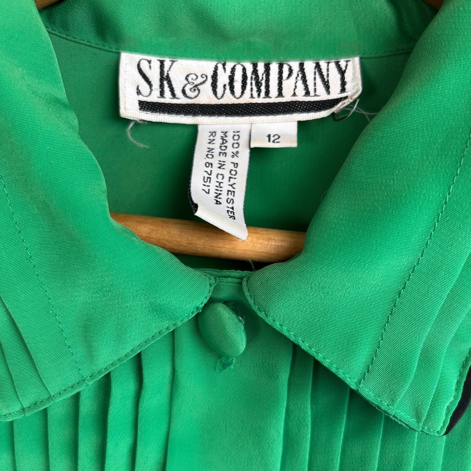 Perfect and Gorgeous Vintage SK & Company Pintuck Button Down Blouse