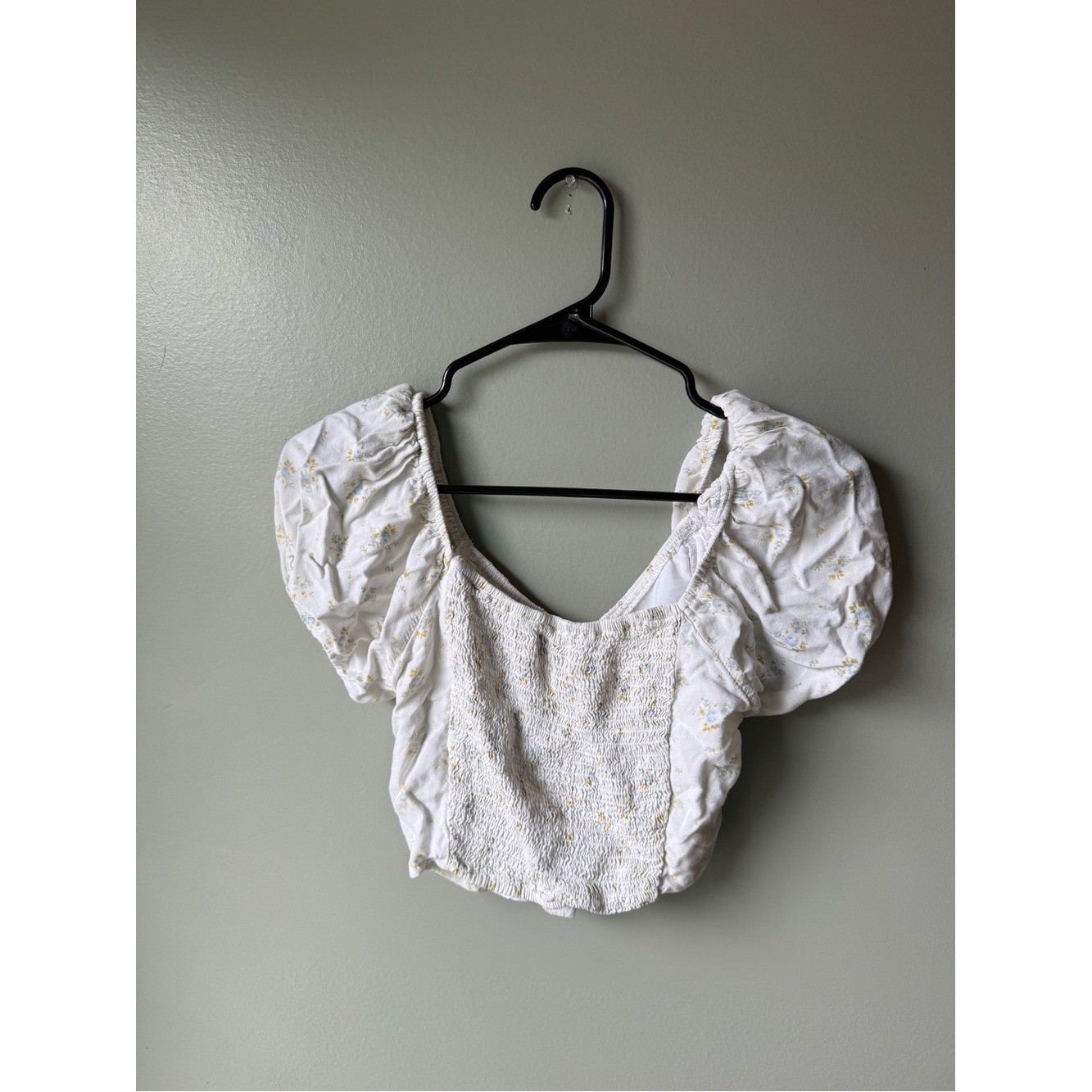 Hollister Floral Puff Sleeve Crop Top White Yellow Small