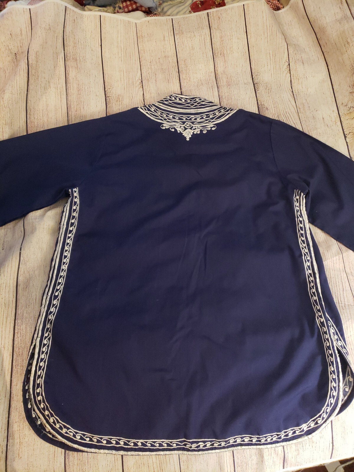 VTG CARO OF HONOLULU EMBROIDERED FLORAL BUTTON UP TUNIC SHIRT SZ 8 NAVY WHITE