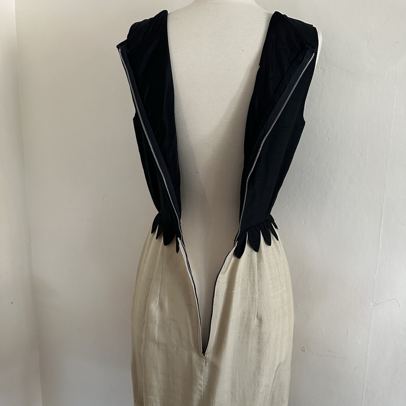 Vintage 60s Jay Herbert Silk Dress Sz XS/S Black Cream Gold Cocktail Knee Length