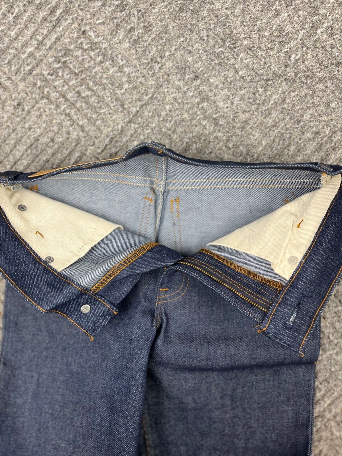 Vintage 80’s Levi’s 716 Saddleman Student Jeans 28×33 Dark Wash Bootcut NOS