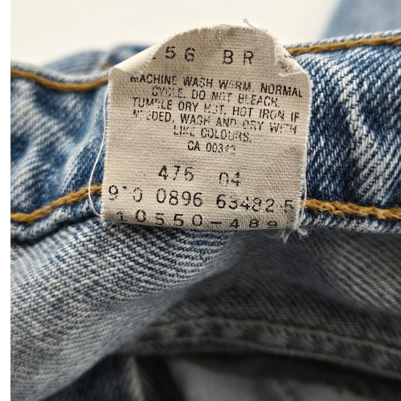 Levis 550 Relaxed Fit Tapered Leg Jeans Light Wash Denim 1996 Grunge Vintage 90s