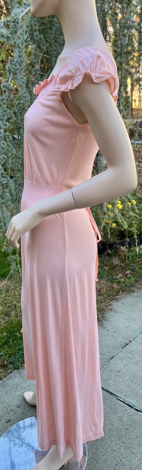 VINTAGE 1940’s SEARS CHARMODE PEACH RAYON JERSEY SMOCKED NIGHTGOWN