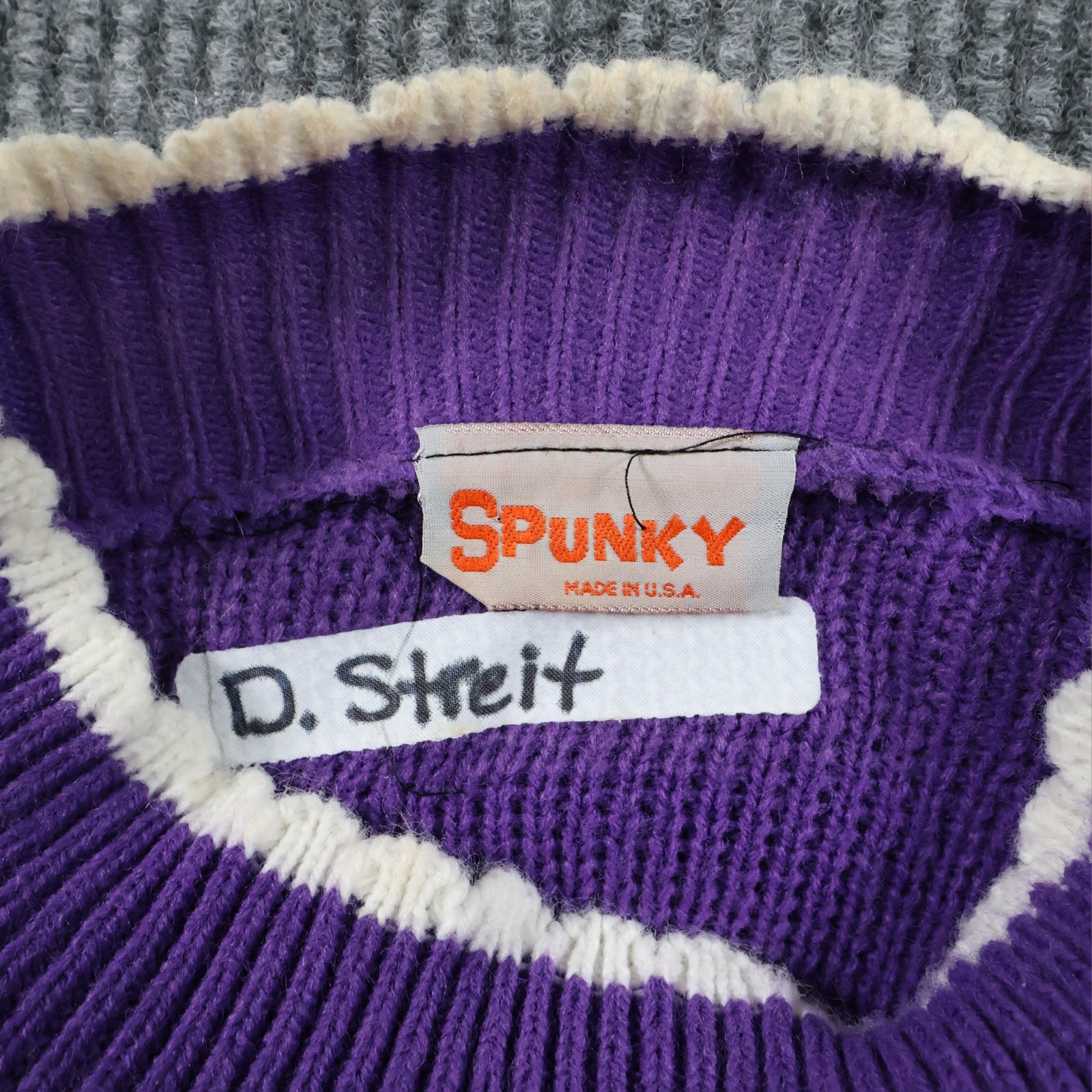 Vintage Spunky Womens Purple Cat Sweater 80s Window Novelty Knit Top Size Large