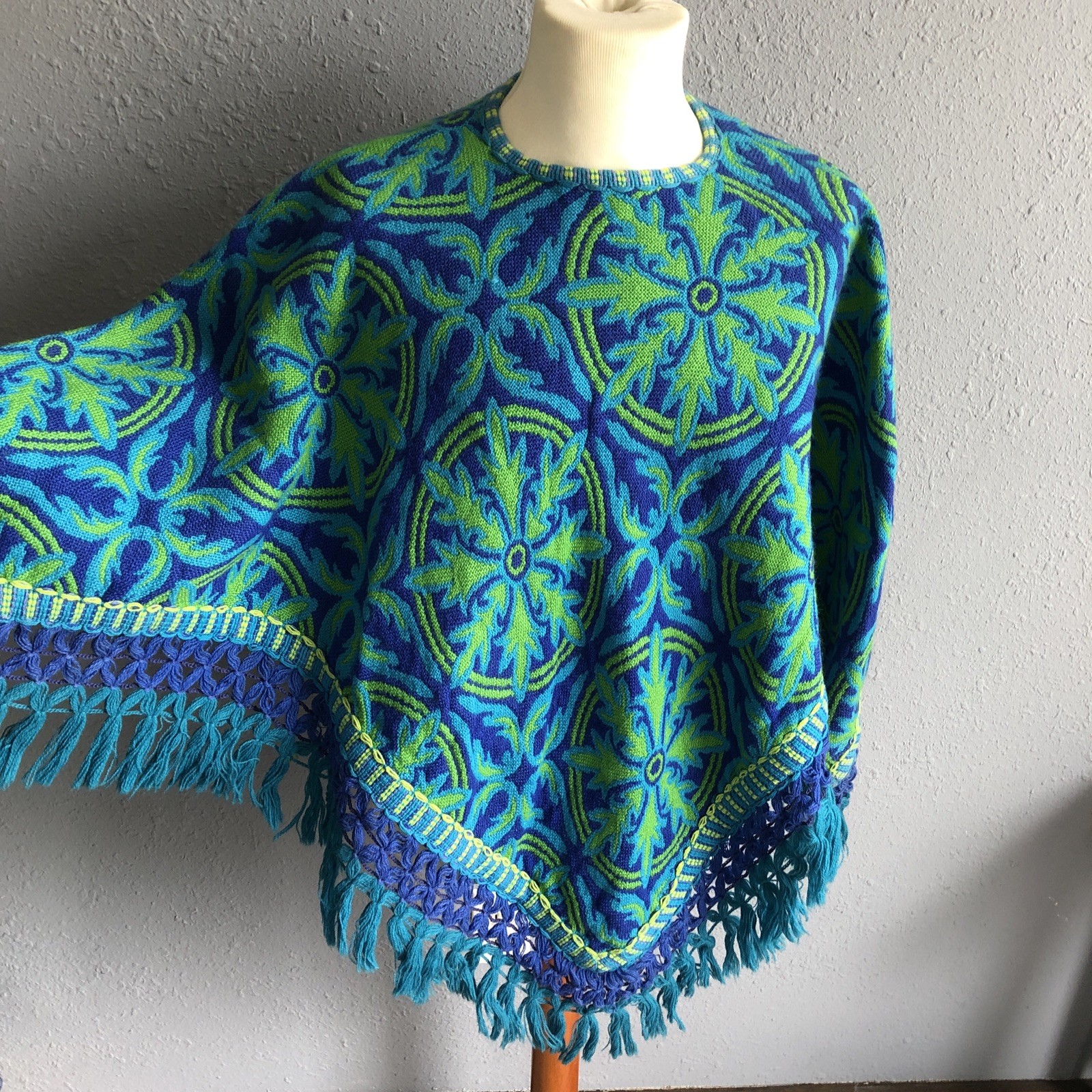 Vintage Tejidos Artisticos Blue Tapestry Fringe Poncho Shawl Made in Spain NOS