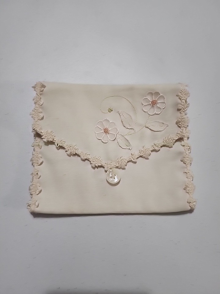 Antique 1920’s Linen Lingerie Hankie bag With Floral Applique Beads, Envelope