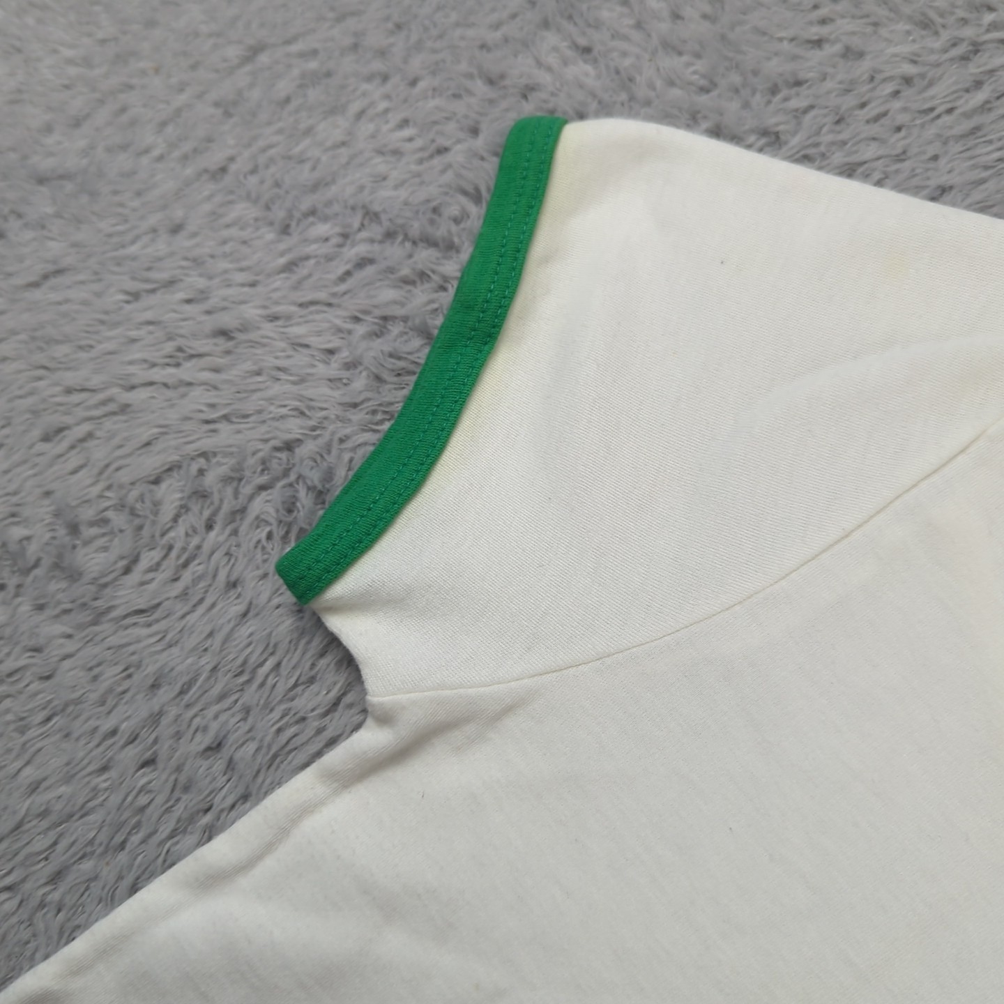 Vintage 1970s T Shirt Womens 44 White Green Trim Cotton Blend Patchwork