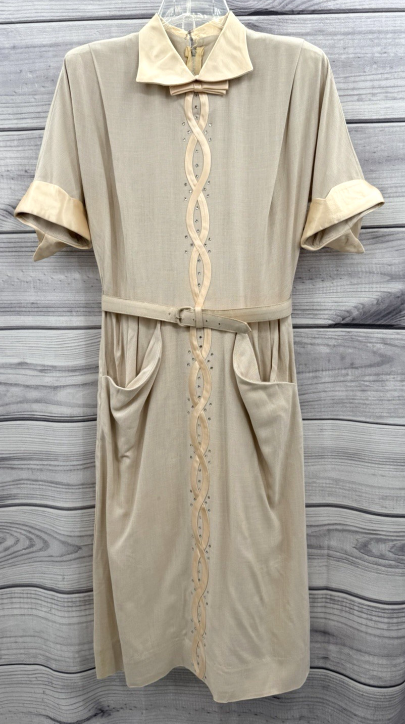 VINTAGE 50’S / 60’S BEIGE SHEATH DRESS WITH SATIN COLLAR AND BOW – SIZE 14