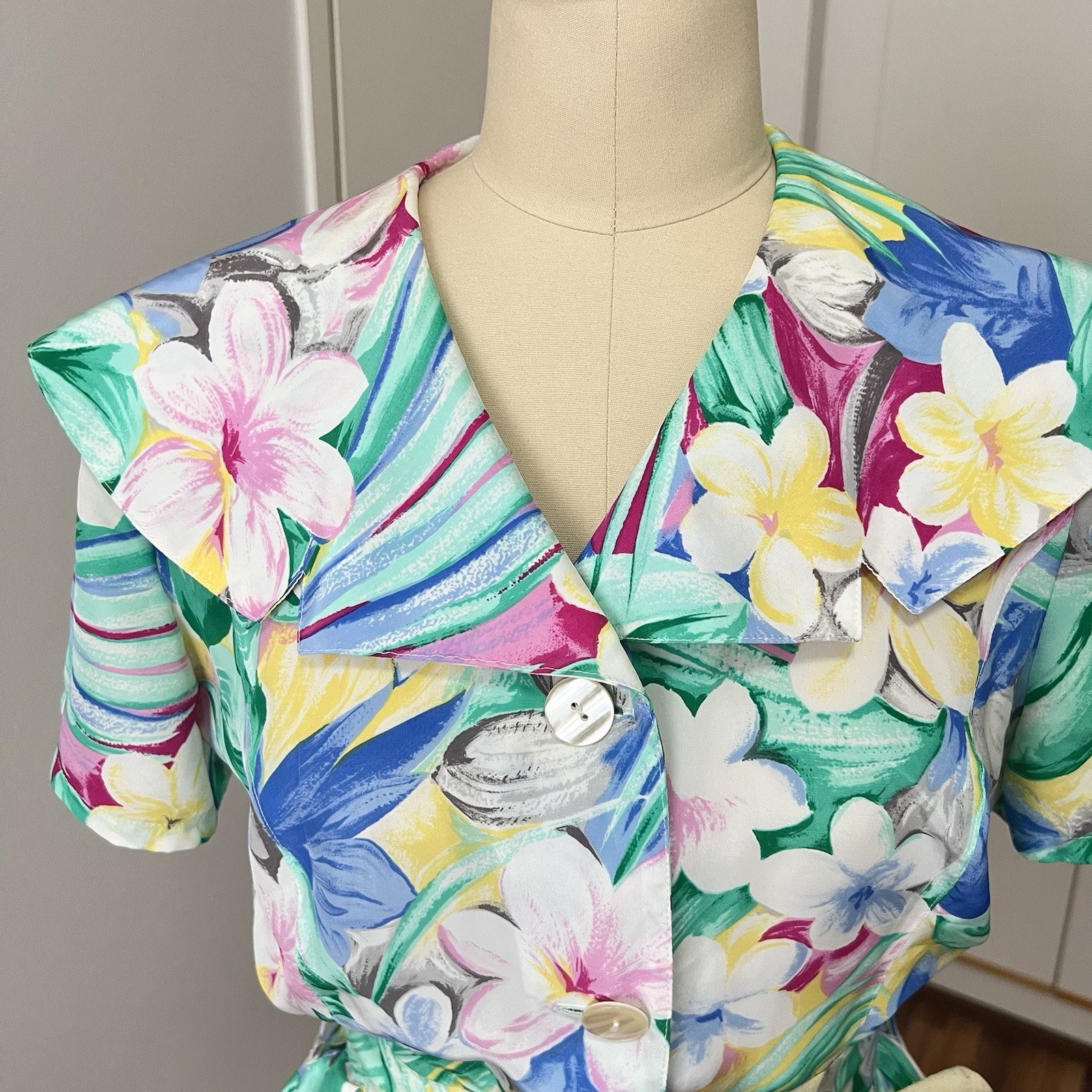 1980s Floral Midi Day Dress French Vintage Button Front Pleated 80s Does 40s