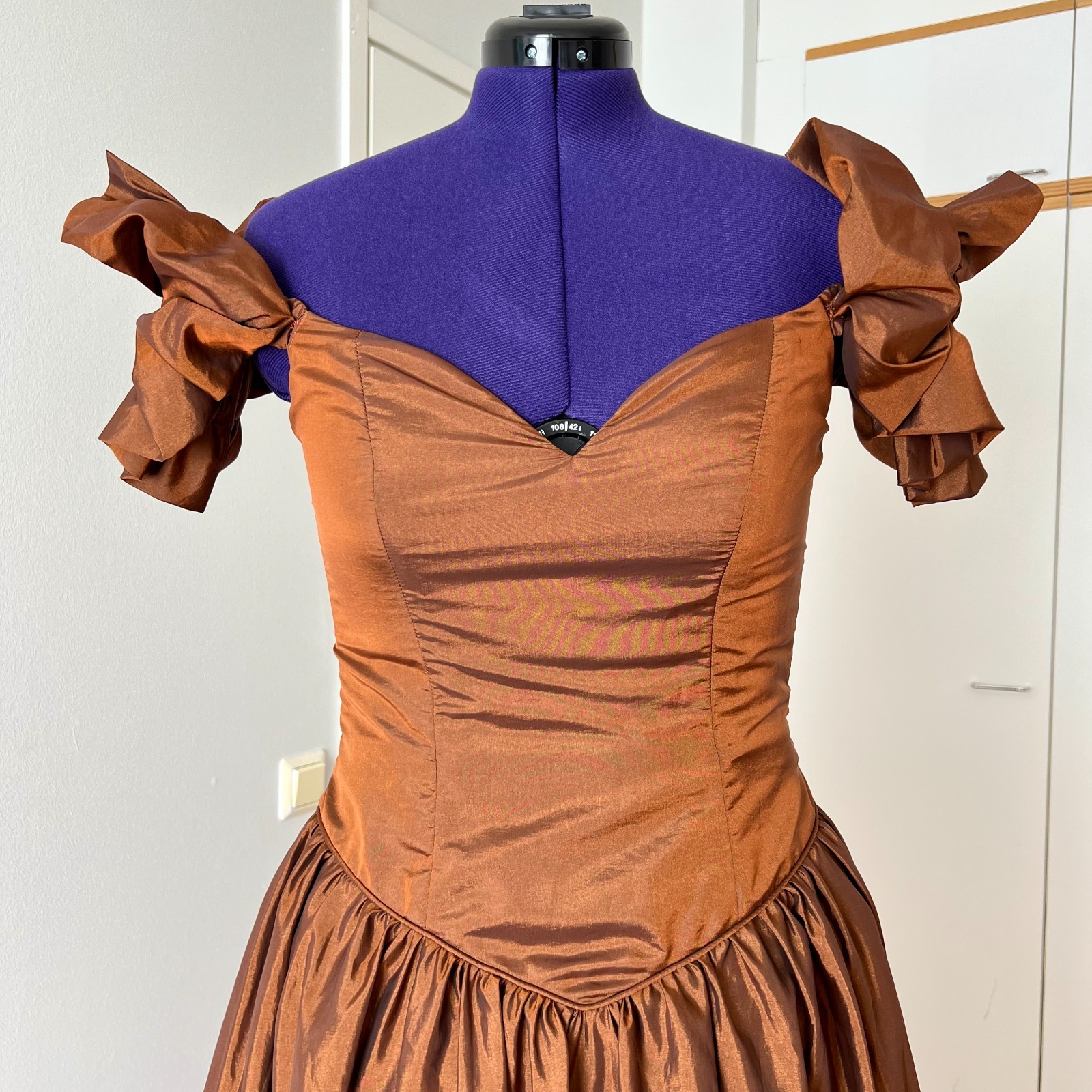 1980s JOHN CHARLES Off Shoulder Cocktail Gown Prom Party Taffeta Gala Evening