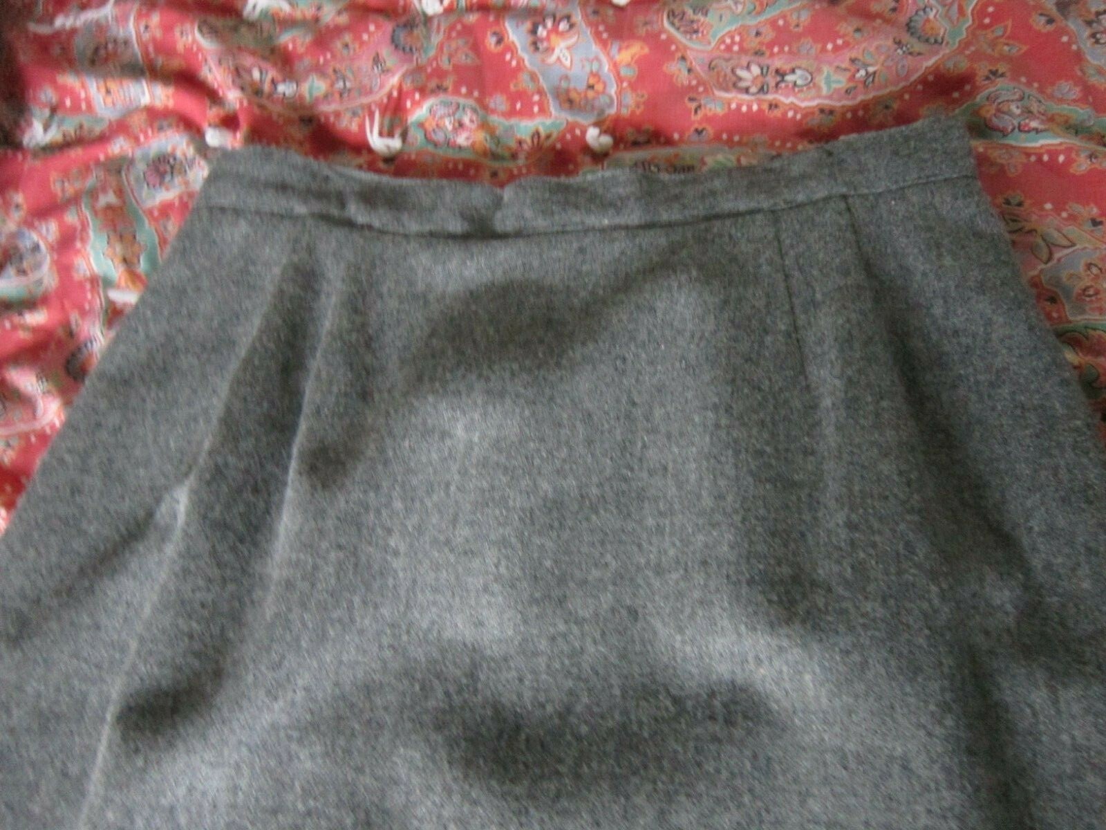 Gray Wool Pencil Skirt-Calf Length-Carson Pirie Scott-Size18-Lined-Back Zipper
