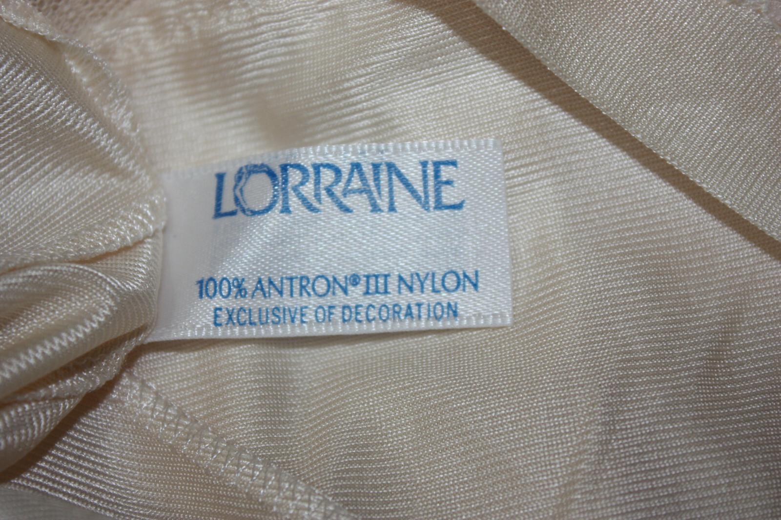Vtg Lorraine Satiny Peach Slip Sz 32 Tall Lace Trim Adjustable Straps USA Made