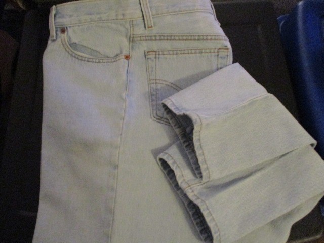 Levi’s 501 VTG Women’s Straight Leg Blue Button Fly Made USA Fit 26X34 (Size 9L)