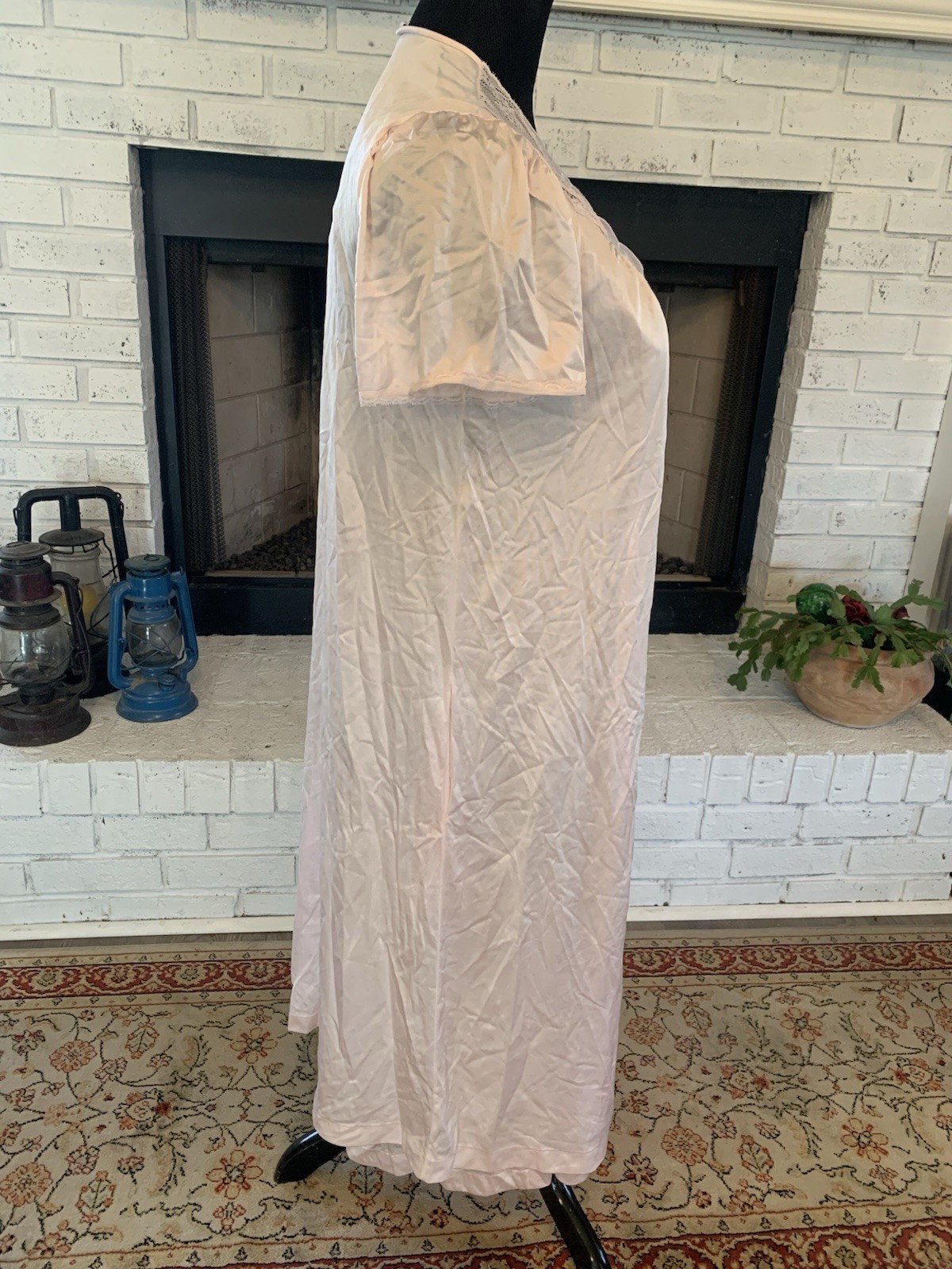 Vintage Vanity Fair Night Gown Robe Set Pink Nylon Embroidered Lace Size Small