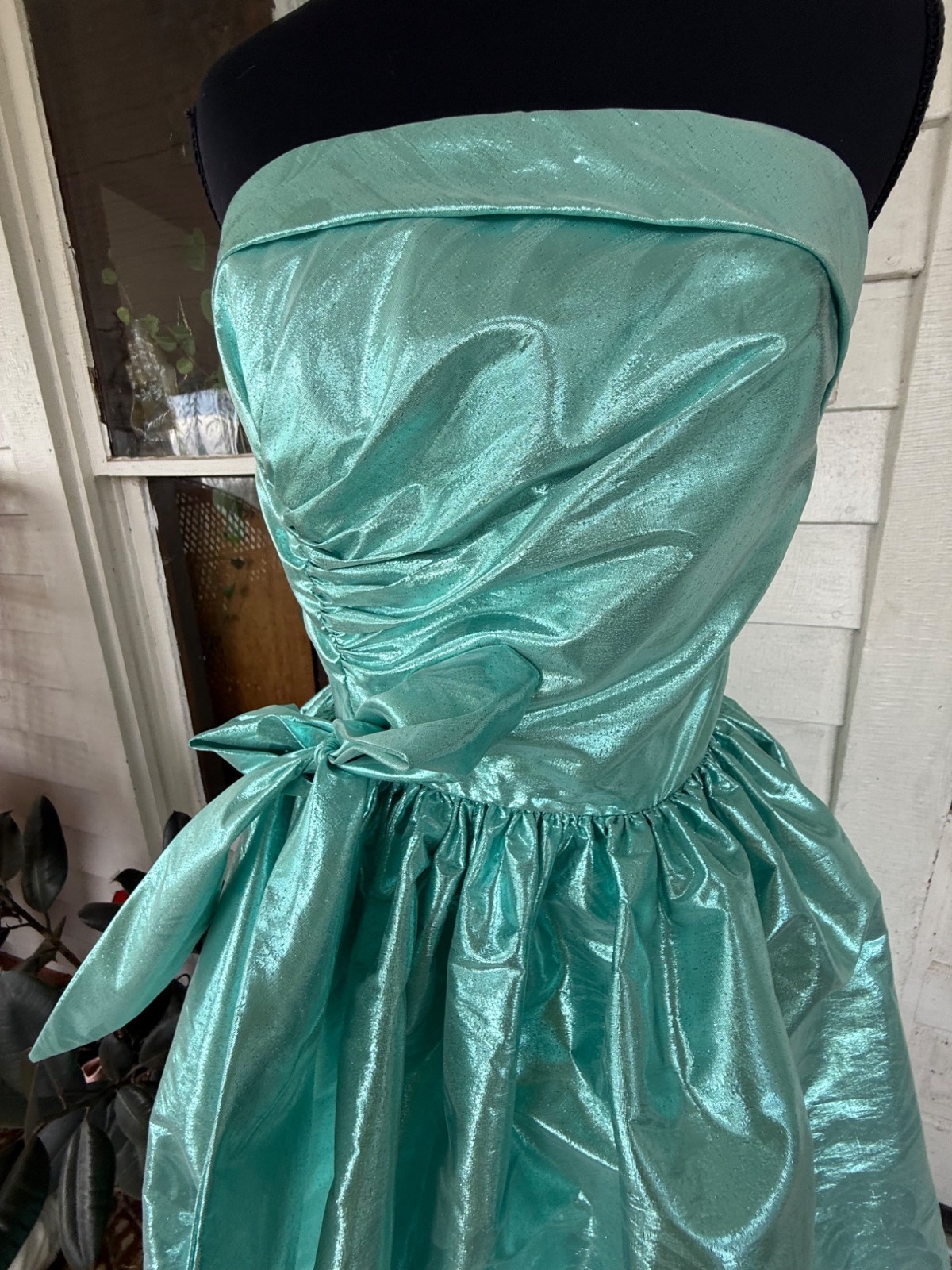 Vintage 80’s Aqua Green Lame’ Ball /Prom Gown Bustled Bow TD4 Eletra size 11/12