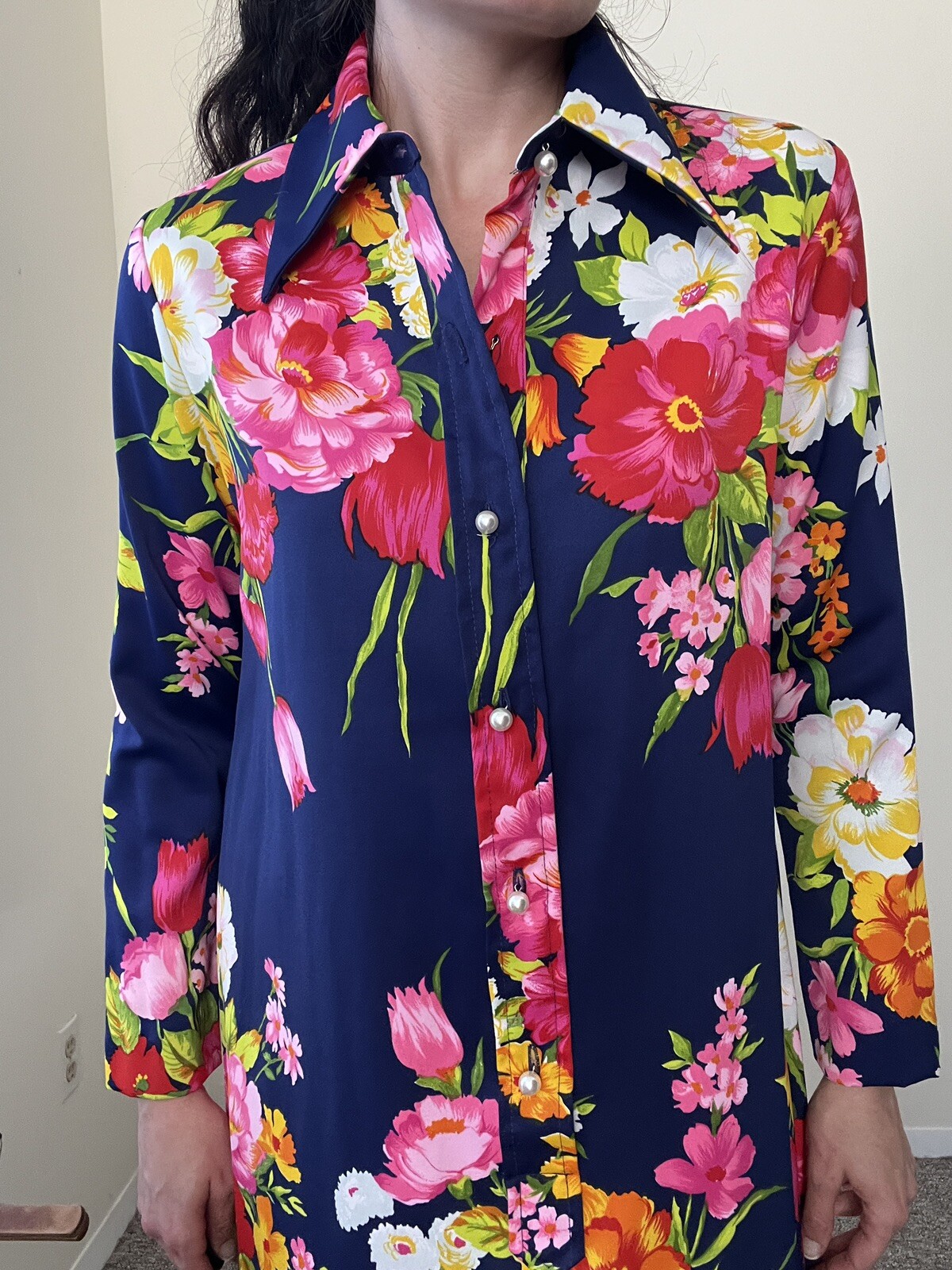 Vintage 70s Vibrant Flower Print Maxi Dress Hostess Dagger Collar Dress Op Art