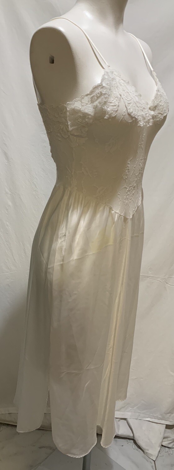 ❤️Lady Lynn 60’s Full Slip Strechy Lace Bodice & Silky Satin Size 36 Made In USA