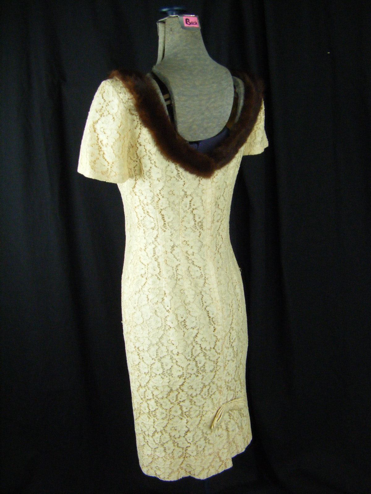 MITZI MORGAN for NEUSTETERS Vtg 50s Cream Lace Dress w/Mink Collar-Bust 36/S