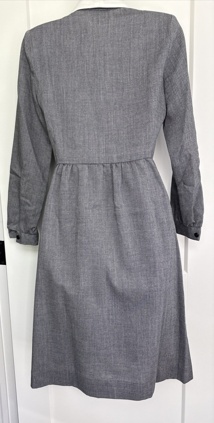 Vintage Grey Pinstripe Dress I Magnin Sz Classic White Collar Red Pocket Scarf