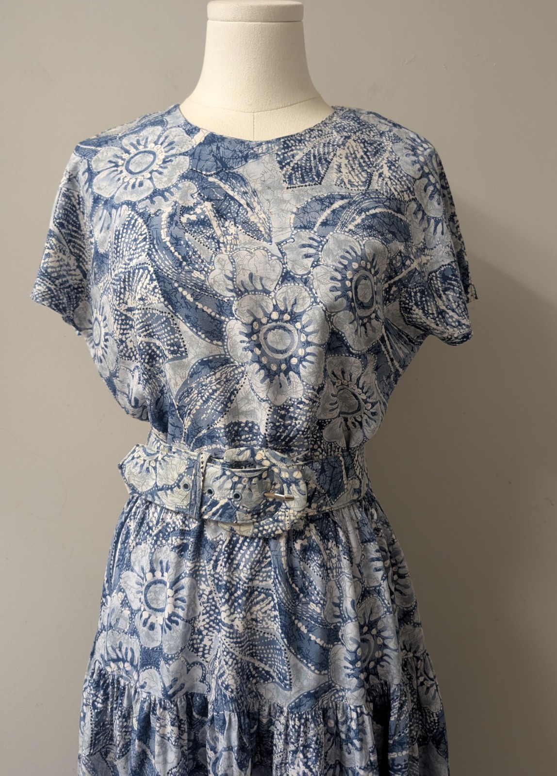 Vintage 80s Phoebe Rayon Dress Womens Abstract Floral Tiered W/ Belt Small S
