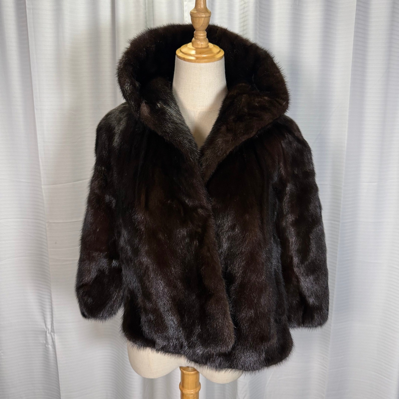 Vintage Blackglama Dark Ranch Mink Fur Cape Jacket Hooded RM Taylor Co Coat