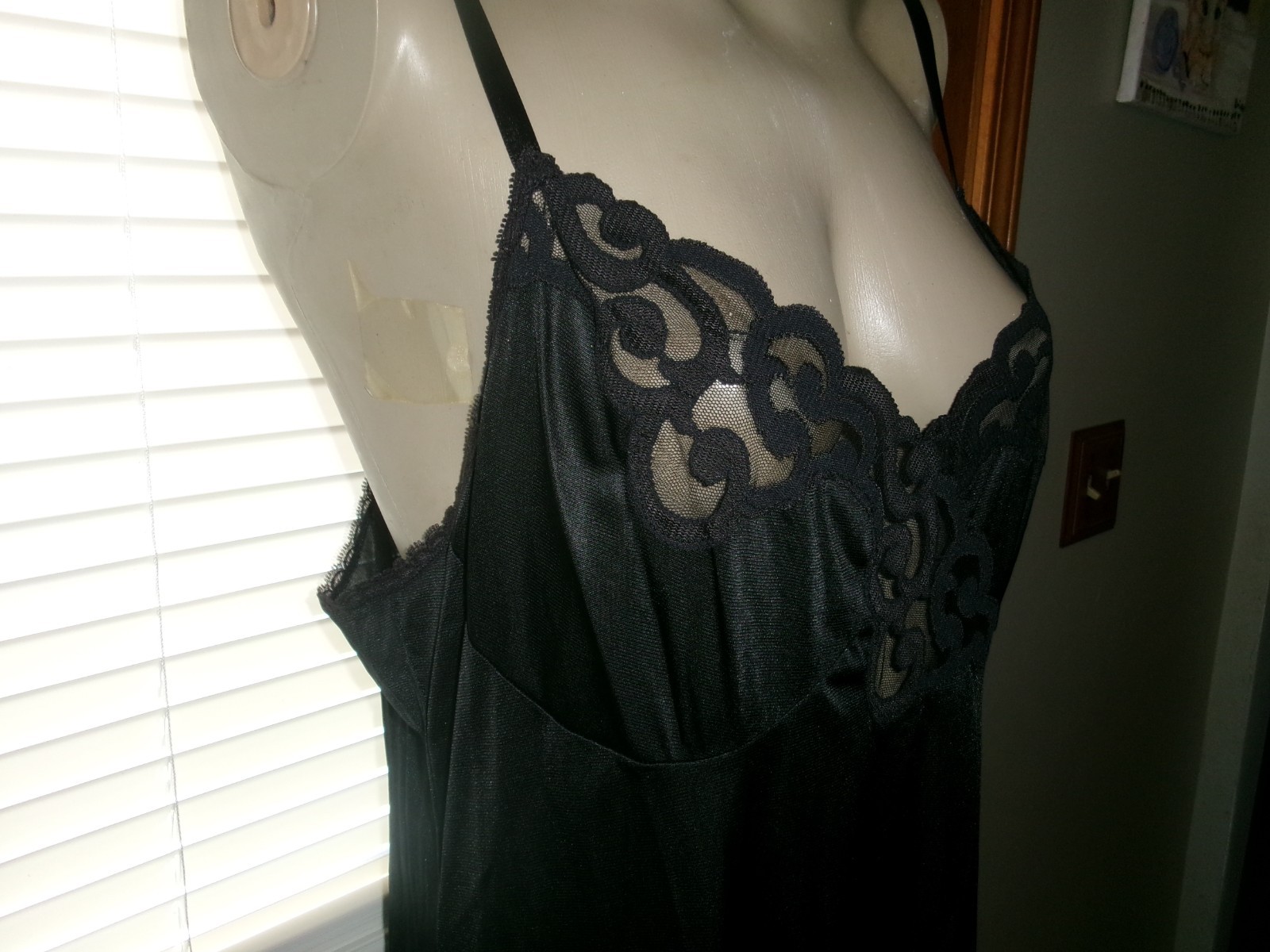 VINTAGE CABERNET NYLON BLACK SLIP~FULL SLIP~ LACE BUST~ SZ 38