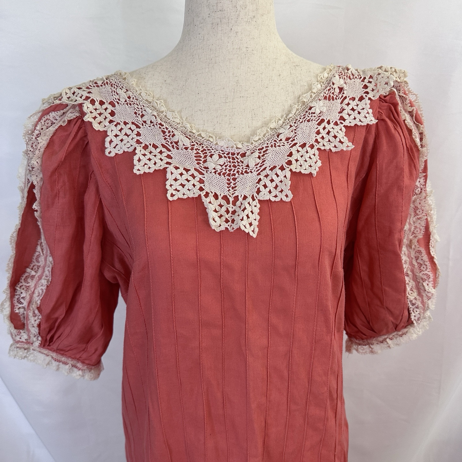 Vintage Drop Waist Lace Dress Size M / L Lace Collar Puff Sleeves Romantic