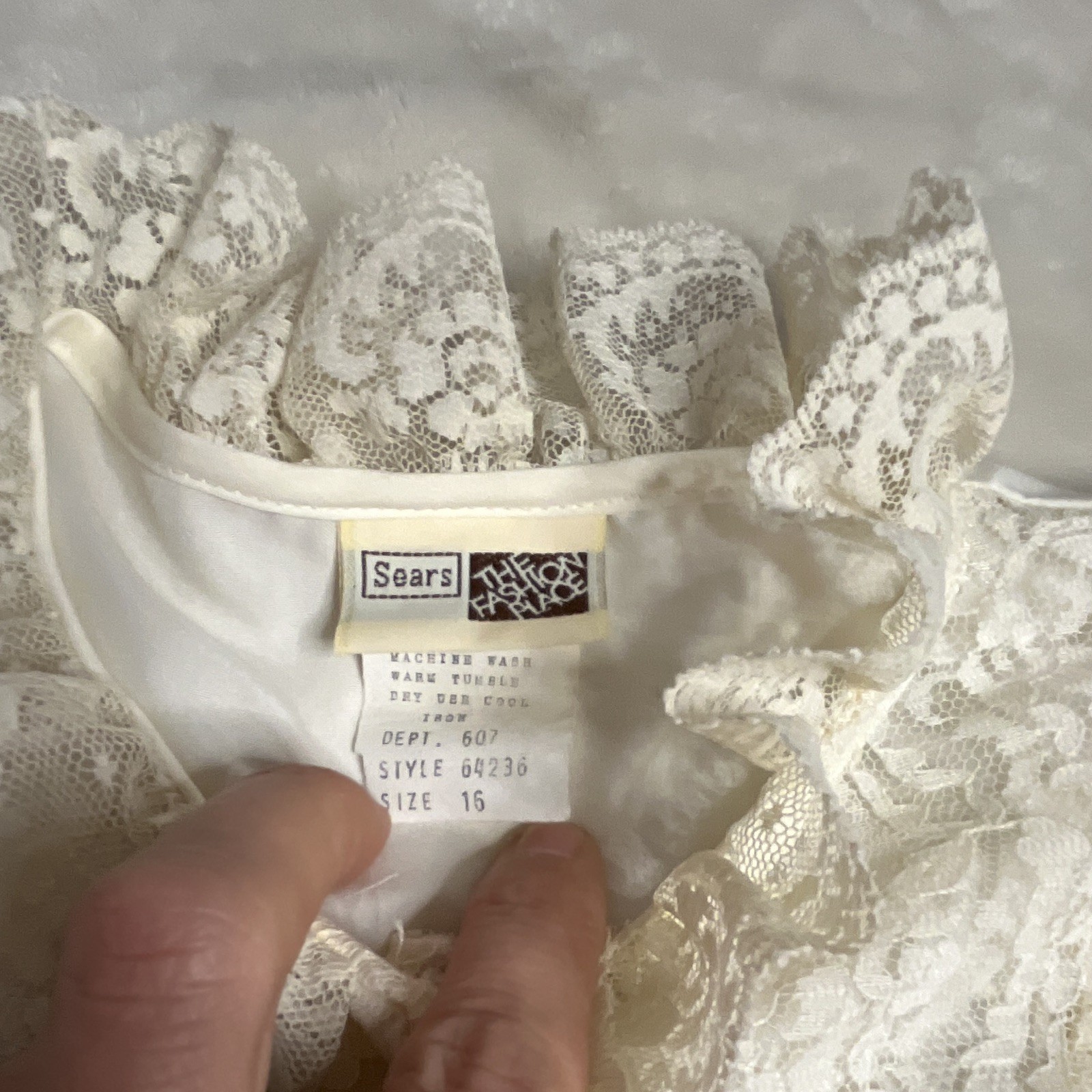 Sears Vintage White/Ivory Lace Ruffle High Neck Long Sleeve Blouse Size 16