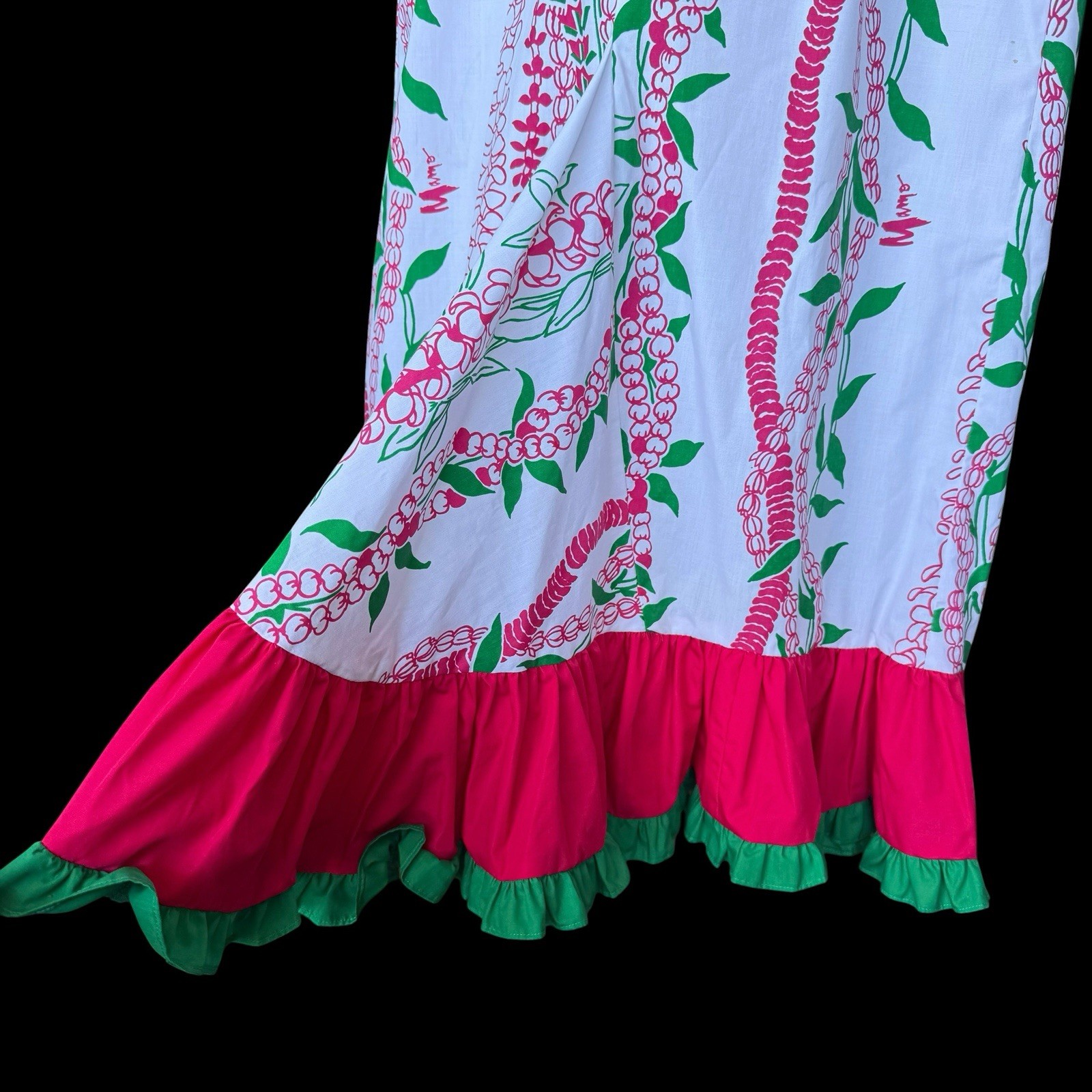 Vintage Mamo Hawaii muumuu dress fits size 8-10 Ruffle Na Lei Print