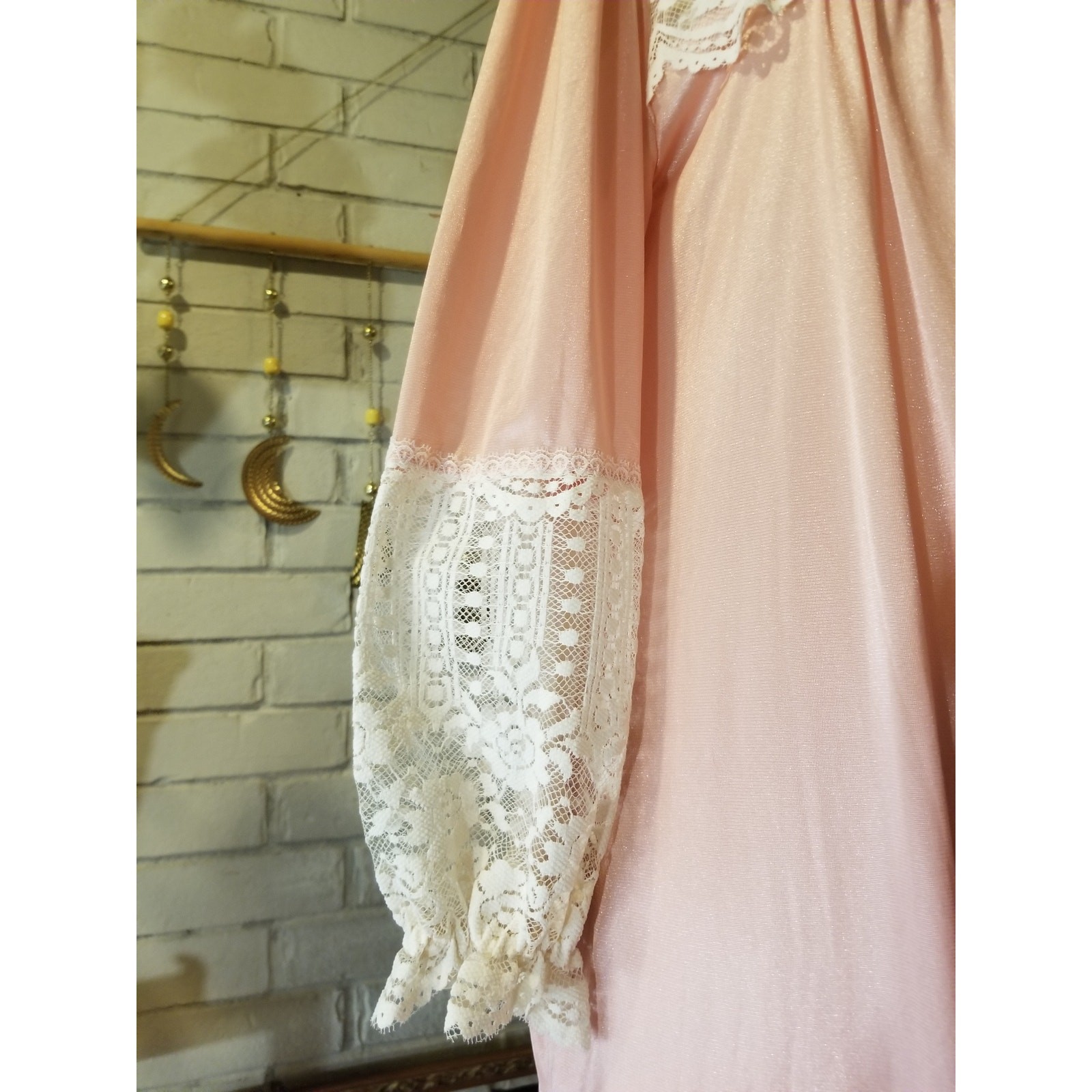 Vintage 70s Peach Nylon Peignoir Robe Soft Moments Floral Lace Bishop Sleeve M
