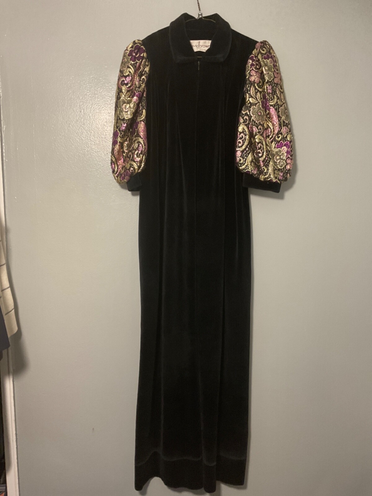 David Brown California Black Velvet Gown 1/4 zip, Size Small, Metallic Sleeve