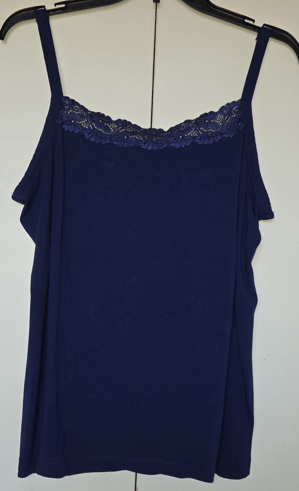 Chico’s Dark Blue Lace Trim Camisole Rayon Blend Sz 3 (XL) ~ EUC ~