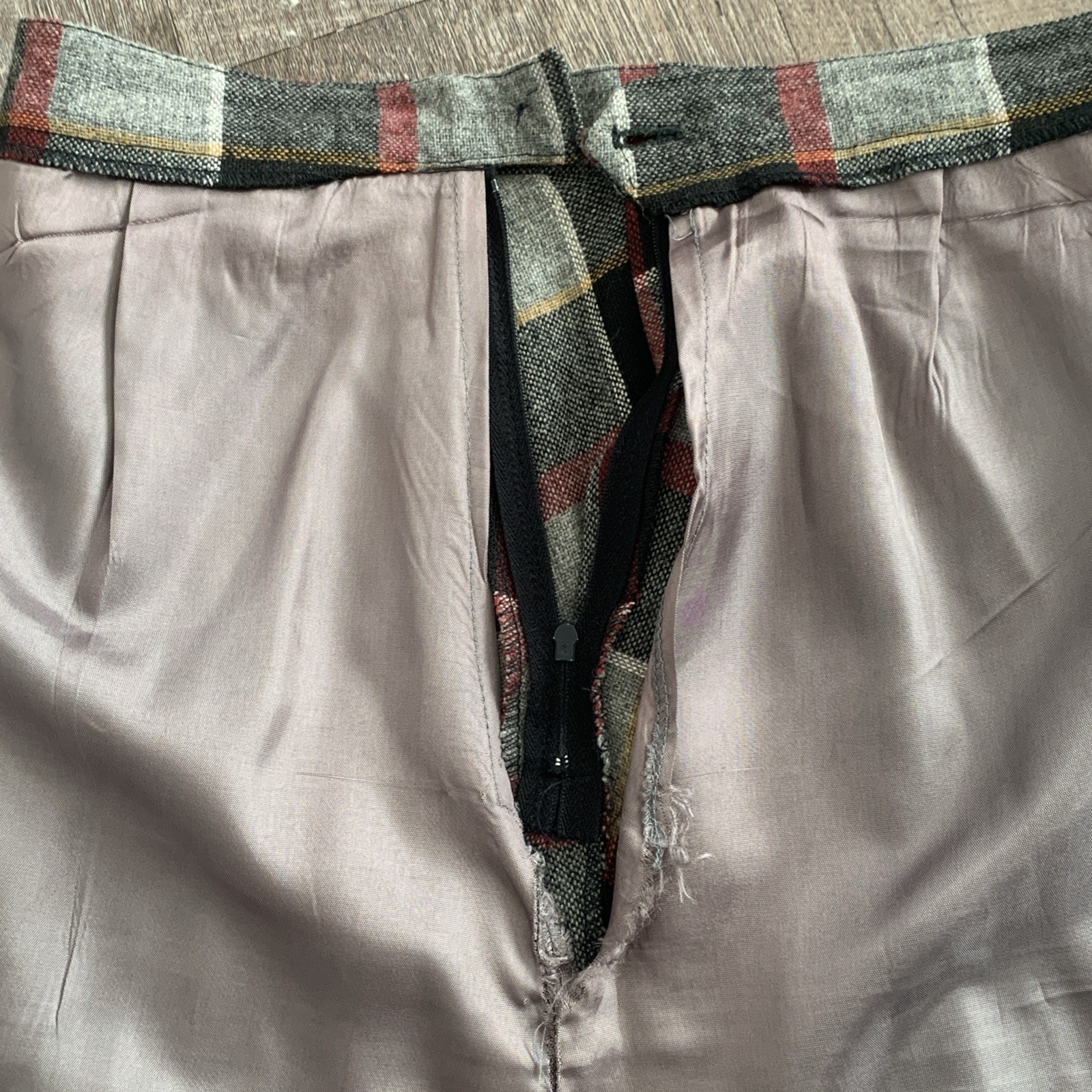 Vintage Panther Plaid Pleated Bias Skirt Red Grey Black Cream Gold Size 11/12