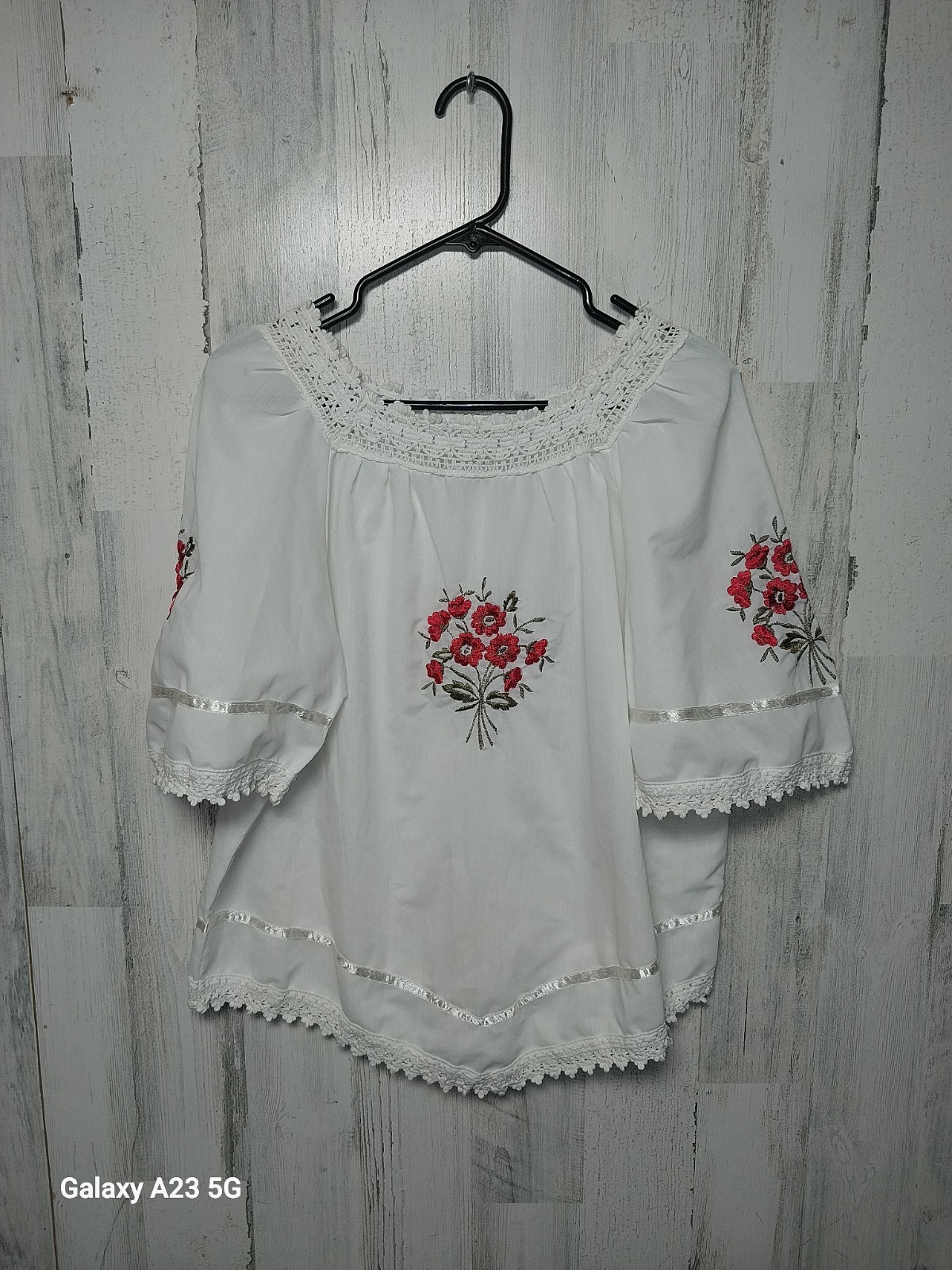 Vintage Giovani Floral Embroidered Peasant Top Made In Greece