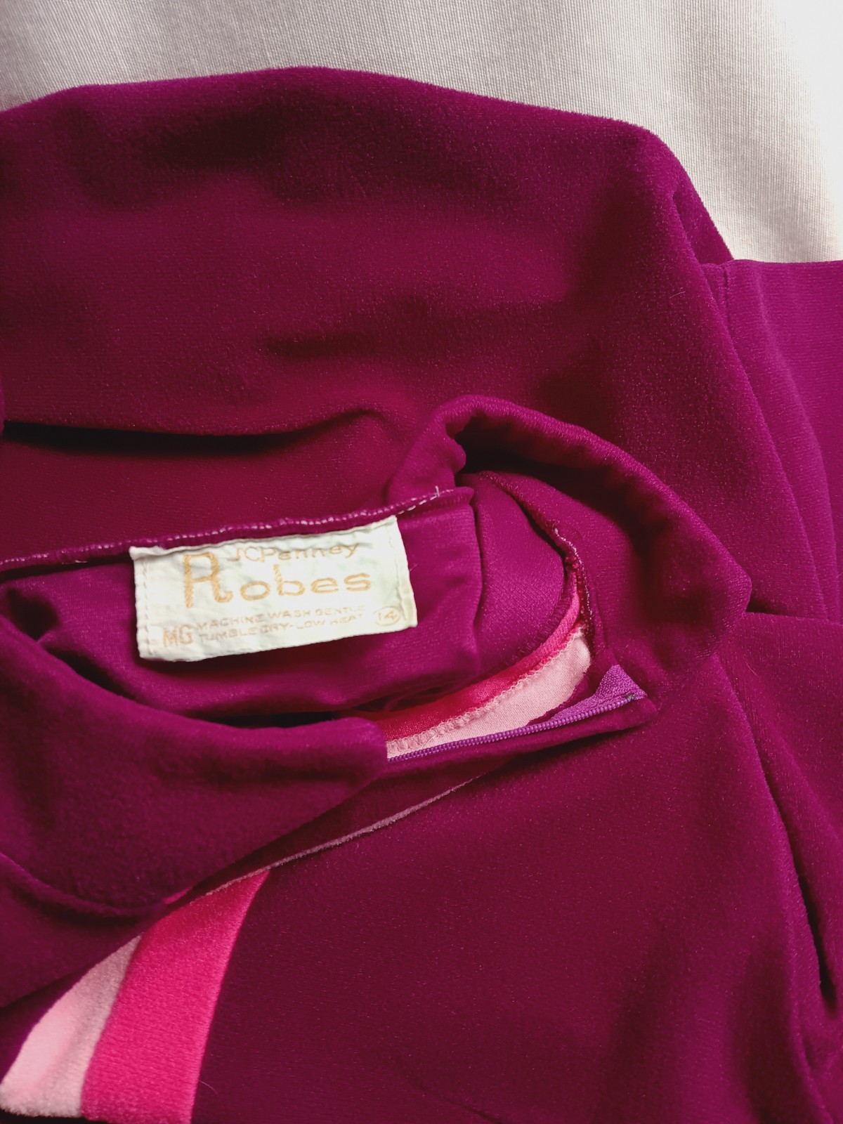 Vtg 70s JC Penney Velour Front Zip Robe 14 Fits L Purple Majenta Pink