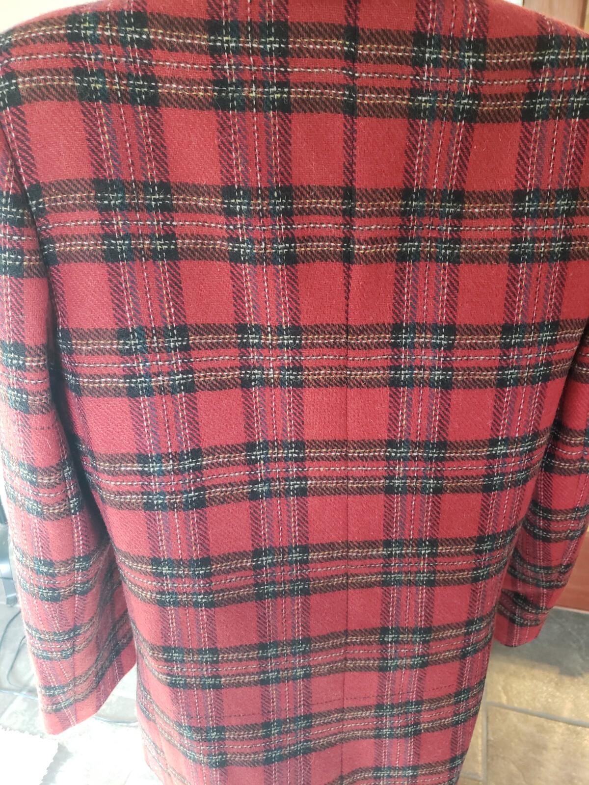 Casual Corner Plaid Blazer Jacket Red/Black Velvet Collar & Trim Wool Sz 8