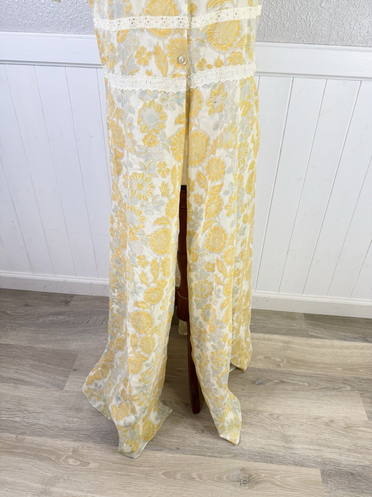 Vintage 70s Yellow Retro Floral Handmade House Dress Housewife Lace Trim