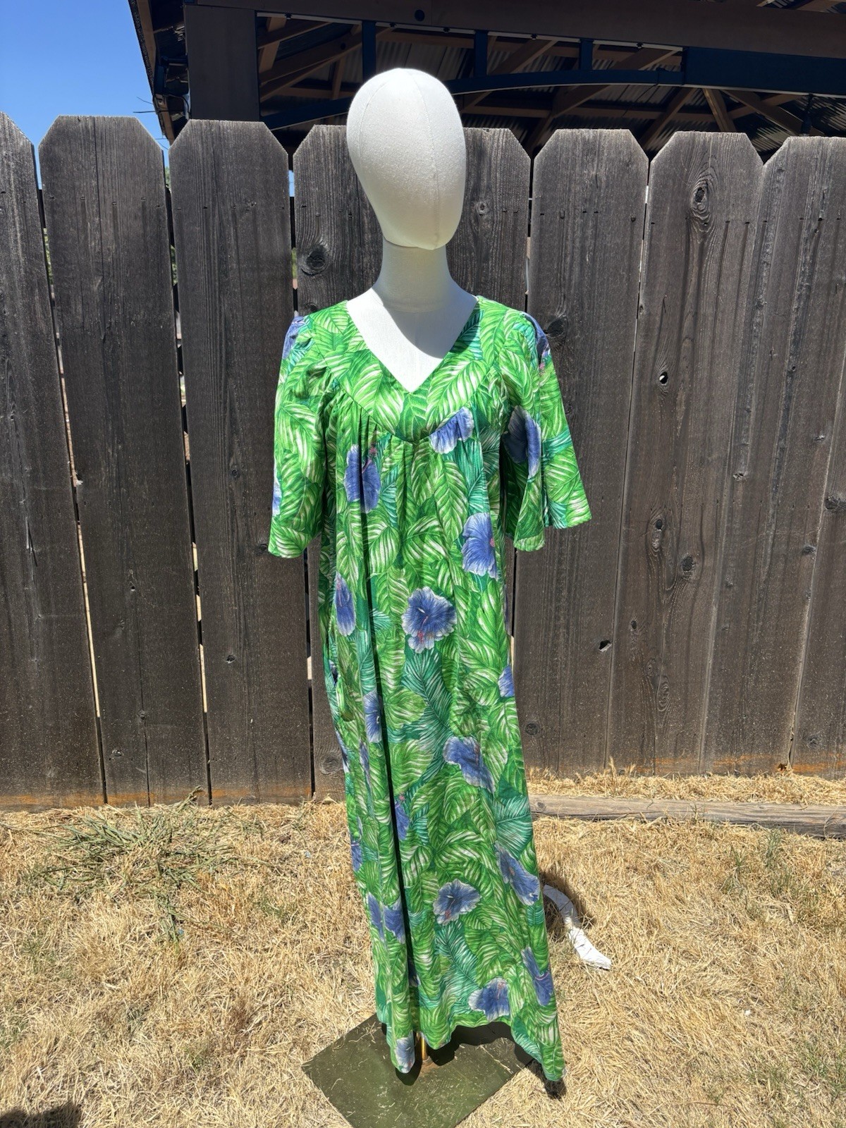 Vtg Lot Of 4 Hawaiian Dresses 60’s/70’s Barkcloth Cotton Volup Hilo Hattie