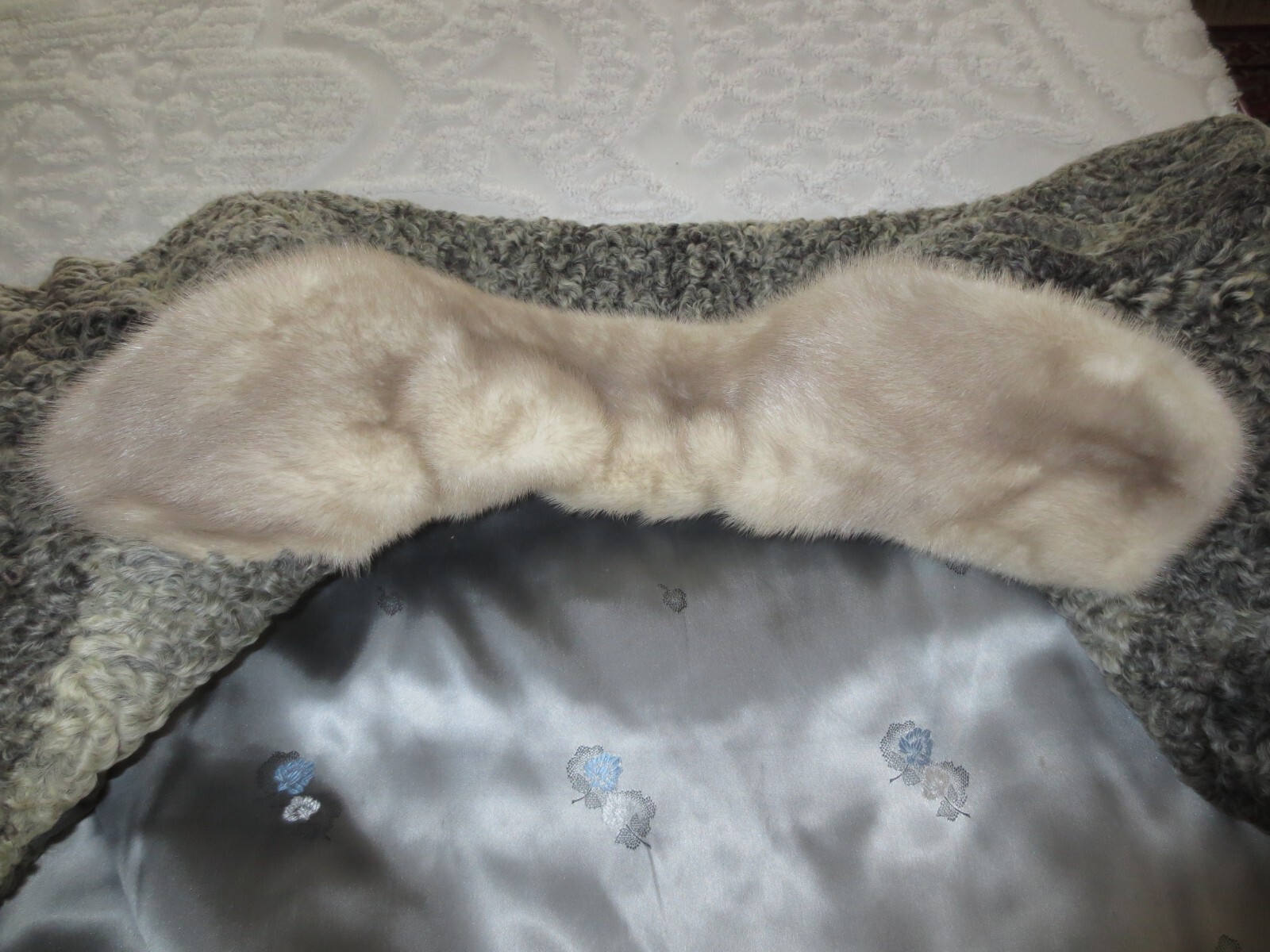 LADIES Norman Littmann CURLY LAMB FUR COAT w/HALF BELT &MINK FUR COLLAR W/Hanger