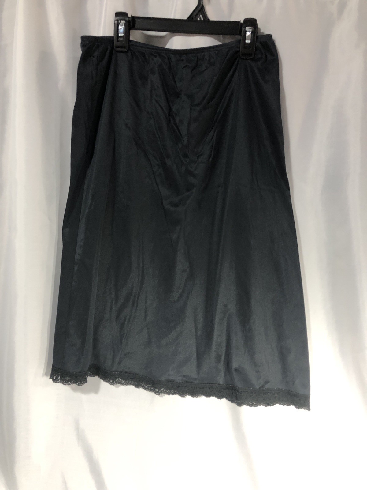 Vintage Women’s Skirt Slip Size 25” Long Black Half -Waist Approx 27-28”