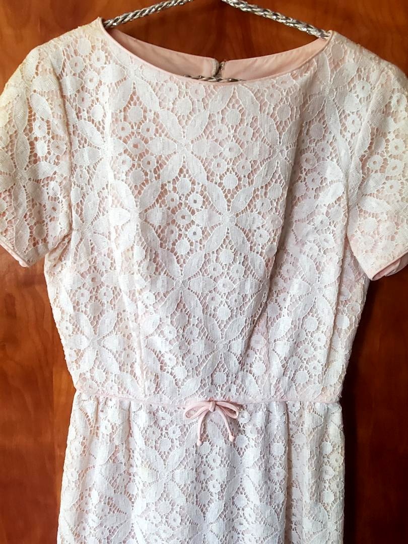 VINTAGE early 1960s special occasion dress, pink with lace overlay, Sz S