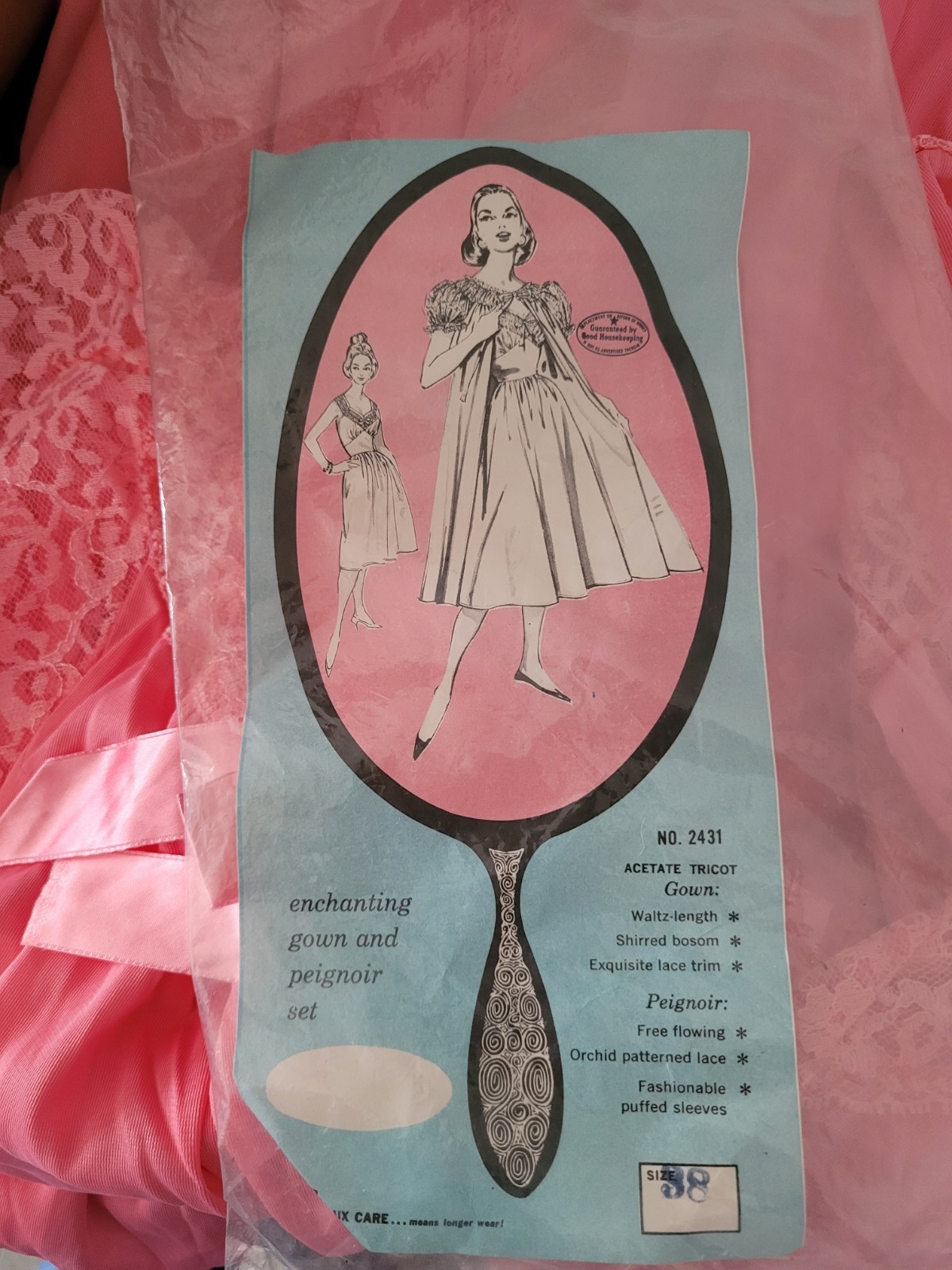 Vintage Enchanting Gown Peignoir Set Babydoll Pink w Lace Nightgown Robe 38