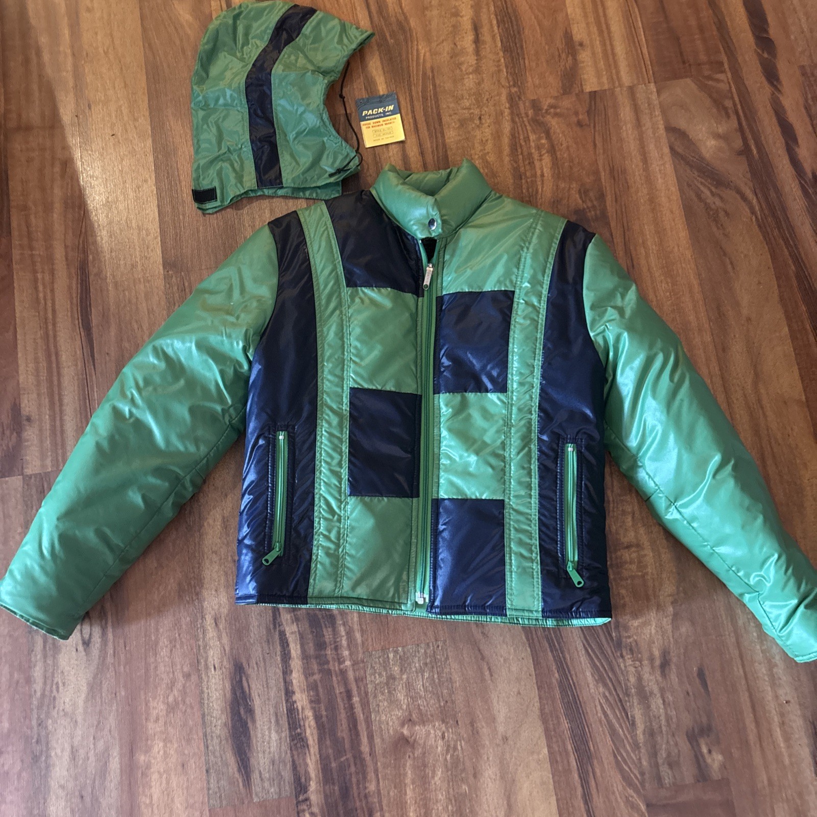 Vtg SkiDaddle Green/ColorBlock Women’s GooseDown Retro Puffer Jacket. SZ M
